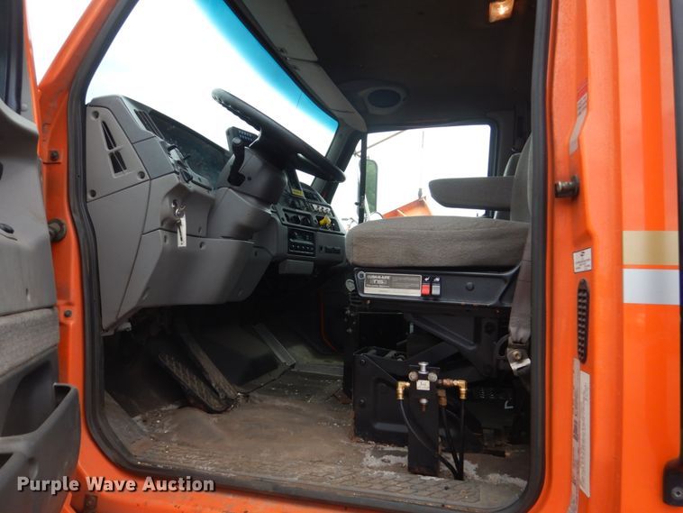 image for item DA8403 2000 Sterling L-Line  dump truck