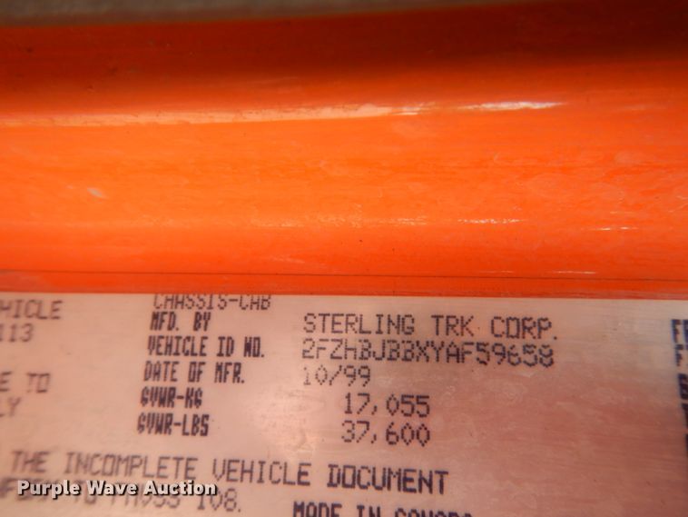 image for item DA8403 2000 Sterling L-Line  dump truck