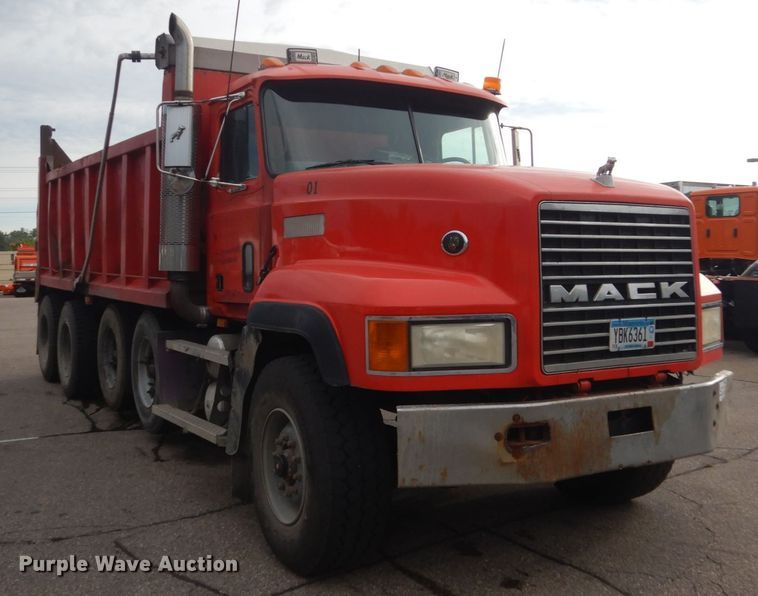 image for item DA8407 1994 Mack CL  dump truck