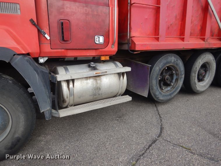 image for item DA8407 1994 Mack CL  dump truck