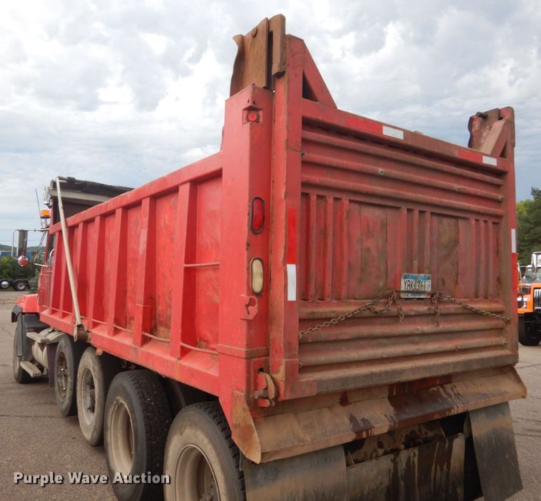 image for item DA8407 1994 Mack CL  dump truck