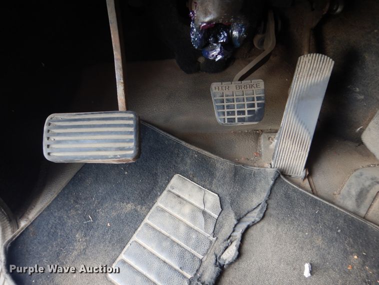 image for item DA8407 1994 Mack CL  dump truck