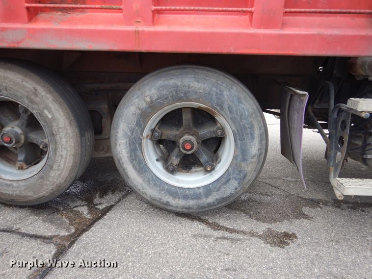 image for item DA8407 1994 Mack CL  dump truck