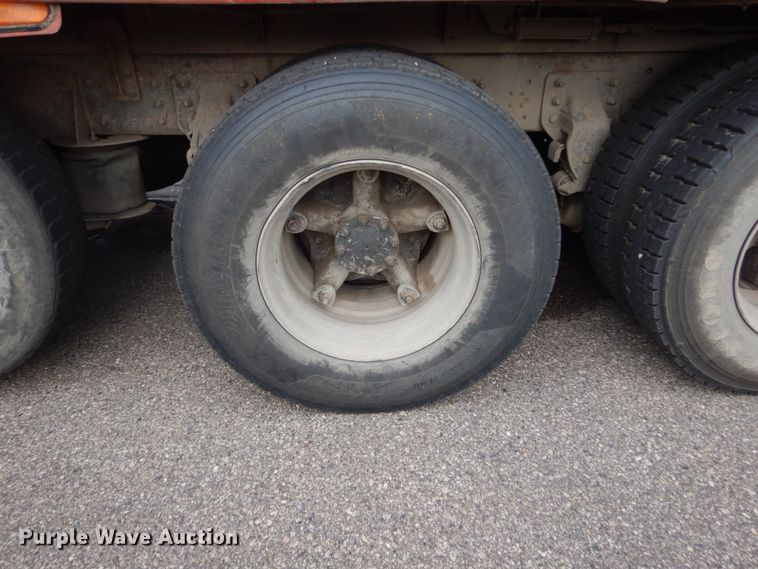 image for item DA8407 1994 Mack CL  dump truck