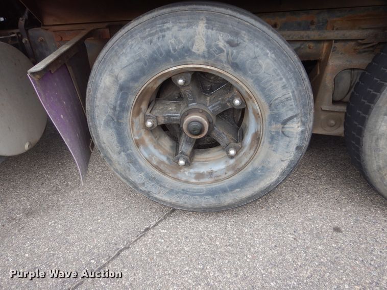 image for item DA8407 1994 Mack CL  dump truck