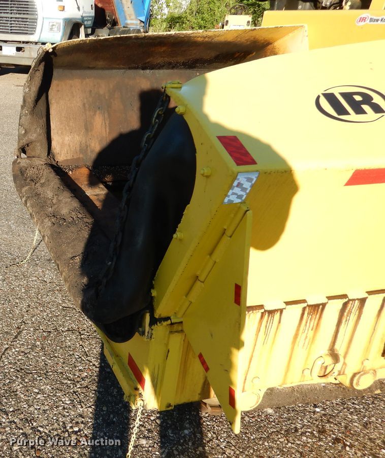 image for item DA8408 1994 Ingersoll Rand 5500  paver