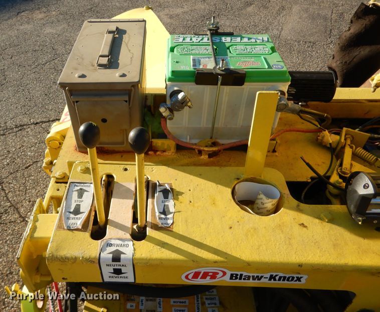 image for item DA8408 1994 Ingersoll Rand 5500  paver