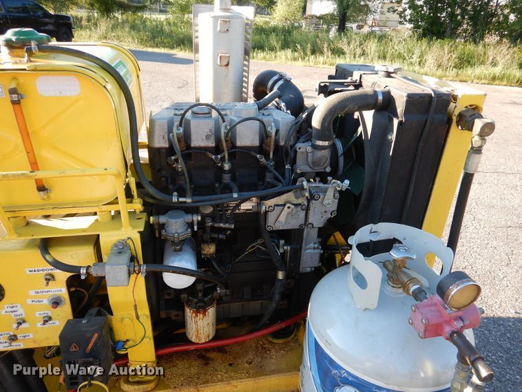 image for item DA8408 1994 Ingersoll Rand 5500  paver