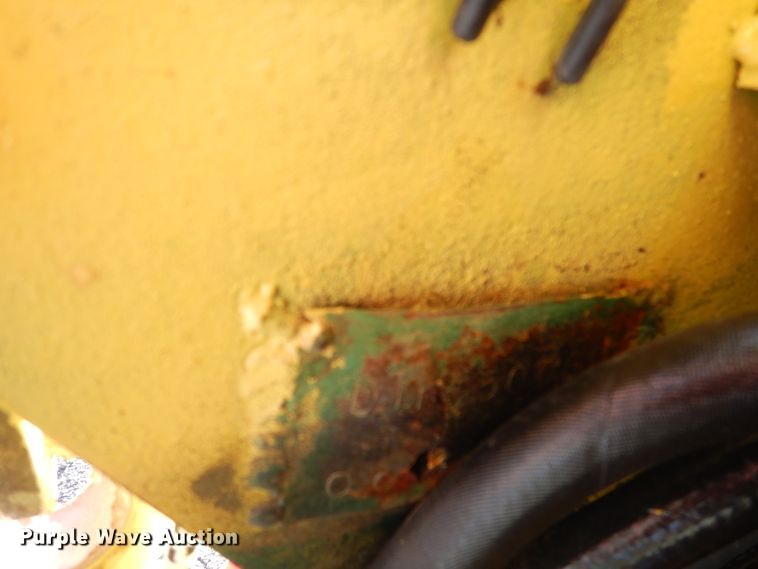 image for item DA8408 1994 Ingersoll Rand 5500  paver