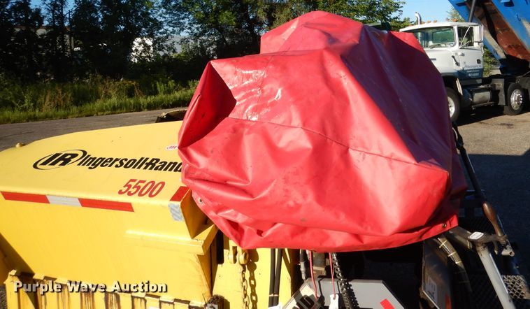 image for item DA8408 1994 Ingersoll Rand 5500  paver