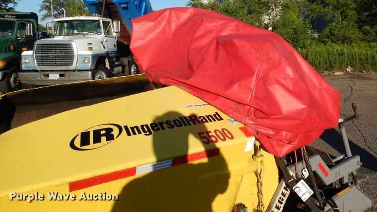 image for item DA8408 1994 Ingersoll Rand 5500  paver