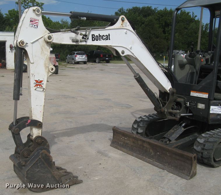 image for item DC1446 Bobcat E26  mini excavator