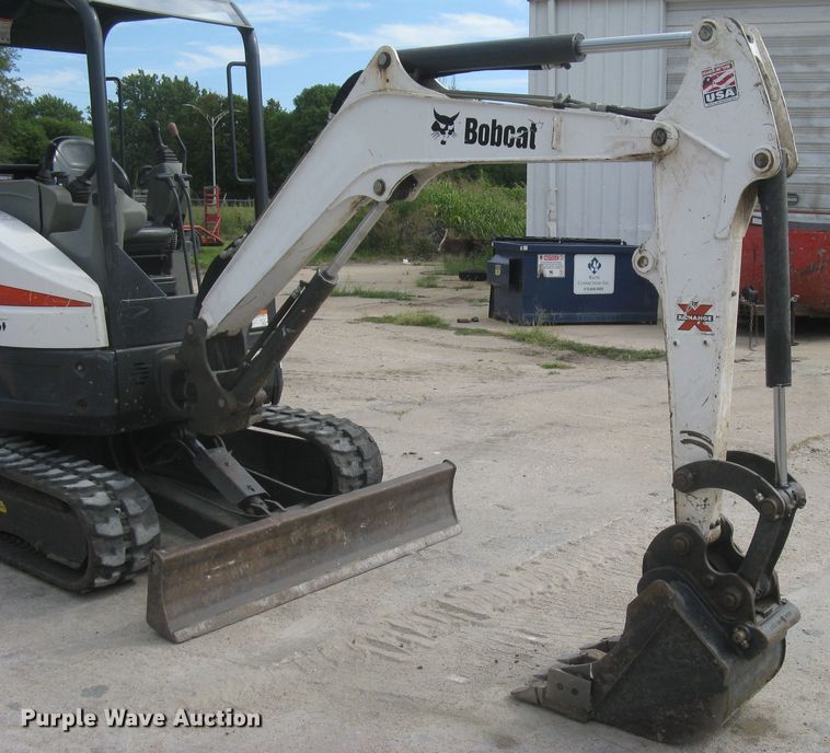 image for item DC1446 Bobcat E26  mini excavator