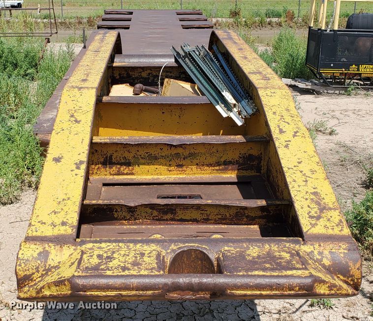 image for item DD0373 1969 Downs Clark flatbed trailer