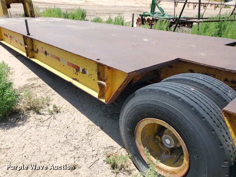 image for item DD0373 1969 Downs Clark flatbed trailer