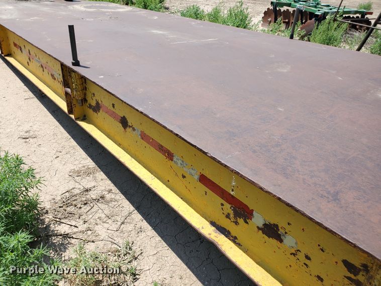image for item DD0373 1969 Downs Clark flatbed trailer