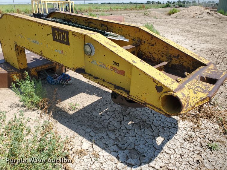 image for item DD0373 1969 Downs Clark flatbed trailer