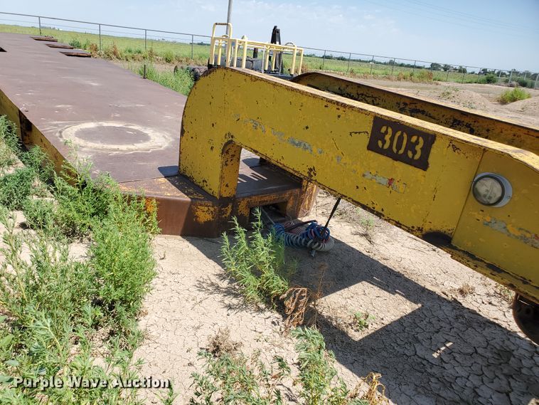 image for item DD0373 1969 Downs Clark flatbed trailer