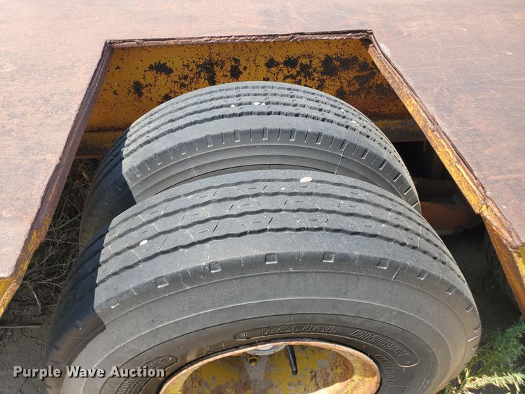 image for item DD0373 1969 Downs Clark flatbed trailer