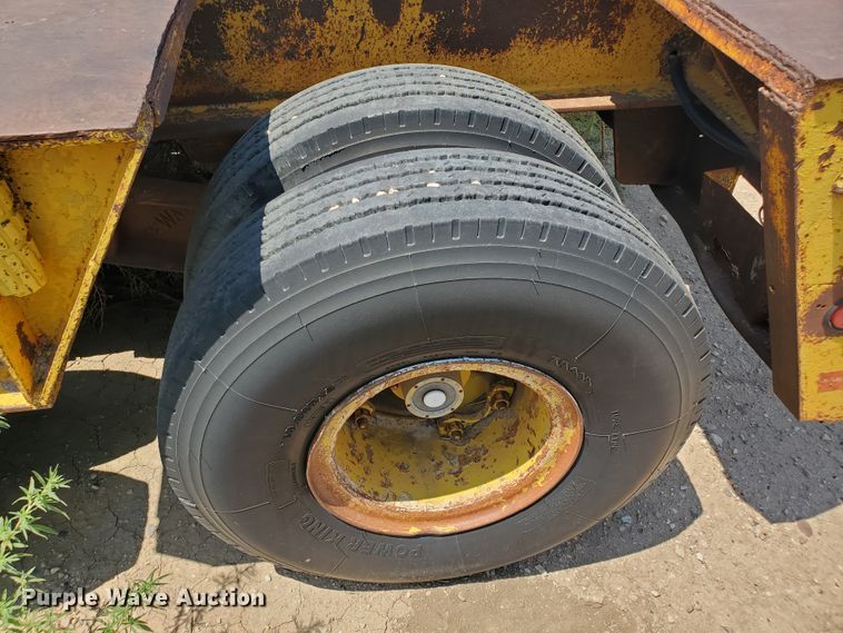 image for item DD0373 1969 Downs Clark flatbed trailer