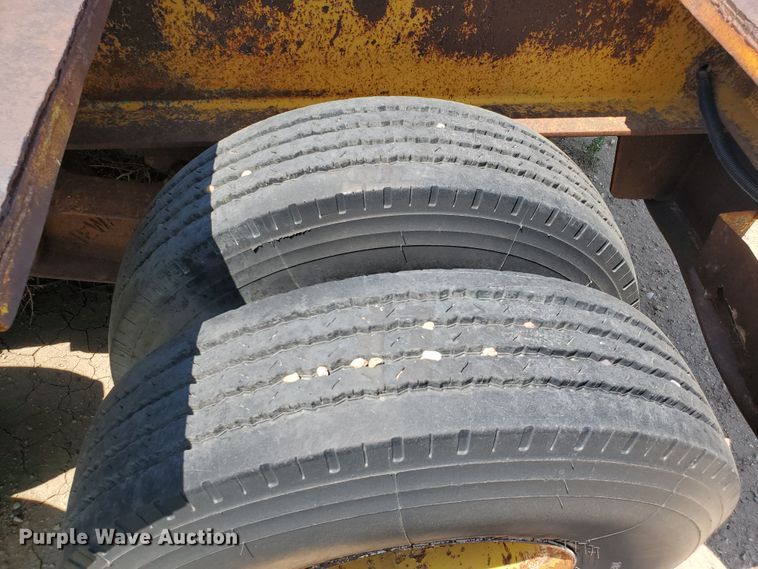 image for item DD0373 1969 Downs Clark flatbed trailer