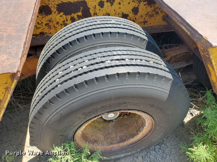 image for item DD0373 1969 Downs Clark flatbed trailer