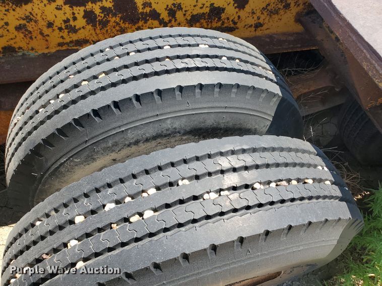 image for item DD0373 1969 Downs Clark flatbed trailer