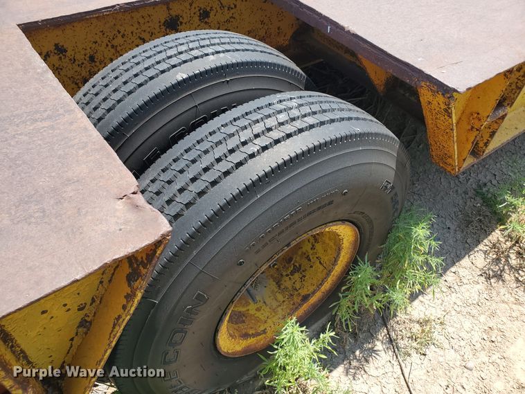 image for item DD0373 1969 Downs Clark flatbed trailer