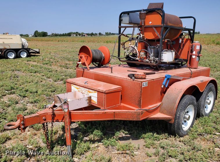 image for item DD0374 2001 Wesco pressure washer trailer