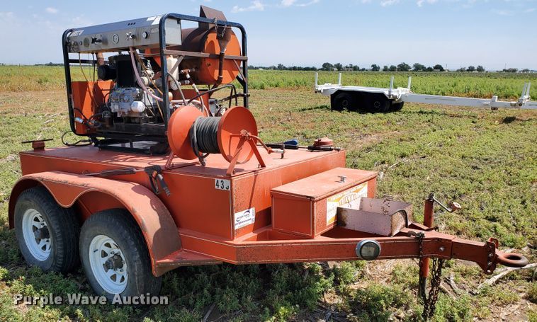 image for item DD0374 2001 Wesco pressure washer trailer