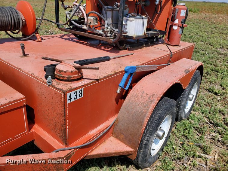 image for item DD0374 2001 Wesco pressure washer trailer