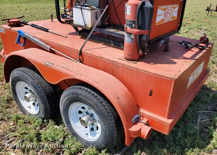 image for item DD0374 2001 Wesco pressure washer trailer