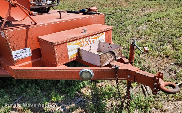 image for item DD0374 2001 Wesco pressure washer trailer