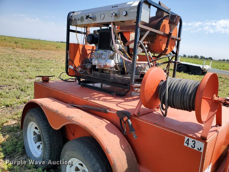 image for item DD0374 2001 Wesco pressure washer trailer