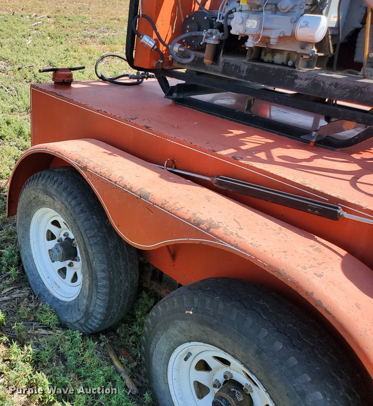 image for item DD0374 2001 Wesco pressure washer trailer