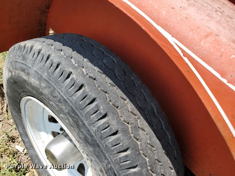 image for item DD0374 2001 Wesco pressure washer trailer