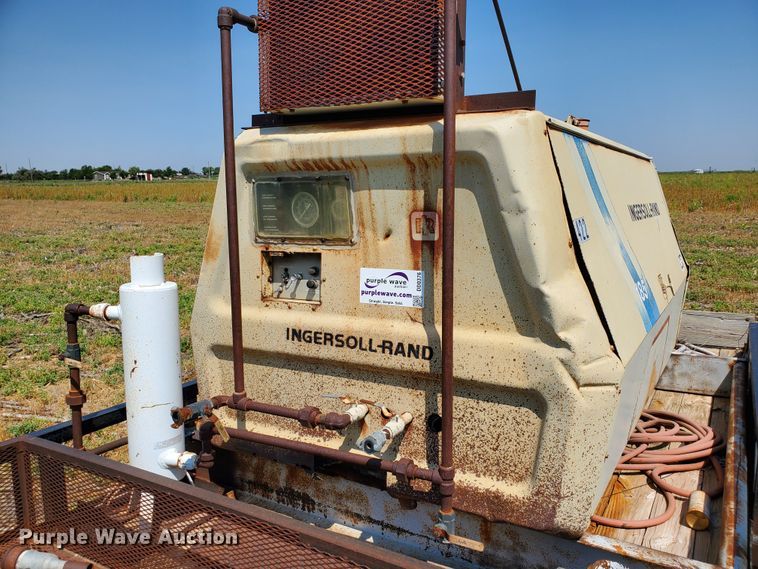 image for item DD0376 2000 Big Tex utility trailer with soda blast machine