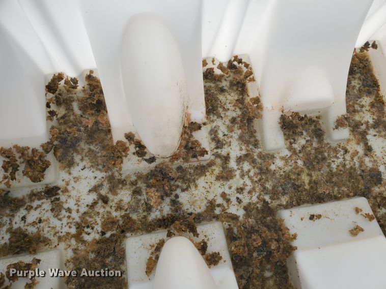 image for item DD0380 1,000 gallon poly tank