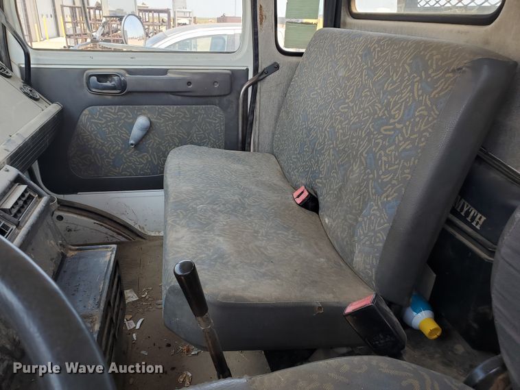 image for item DD0381 2001 Mack CS  service truck with crane