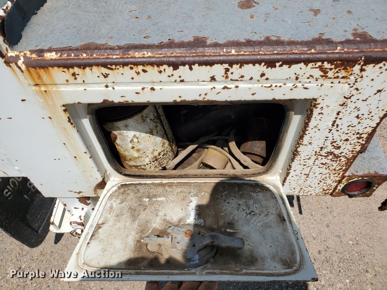 image for item DD0381 2001 Mack CS  service truck with crane