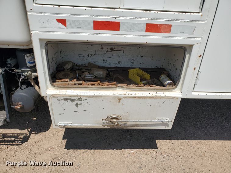 image for item DD0381 2001 Mack CS  service truck with crane