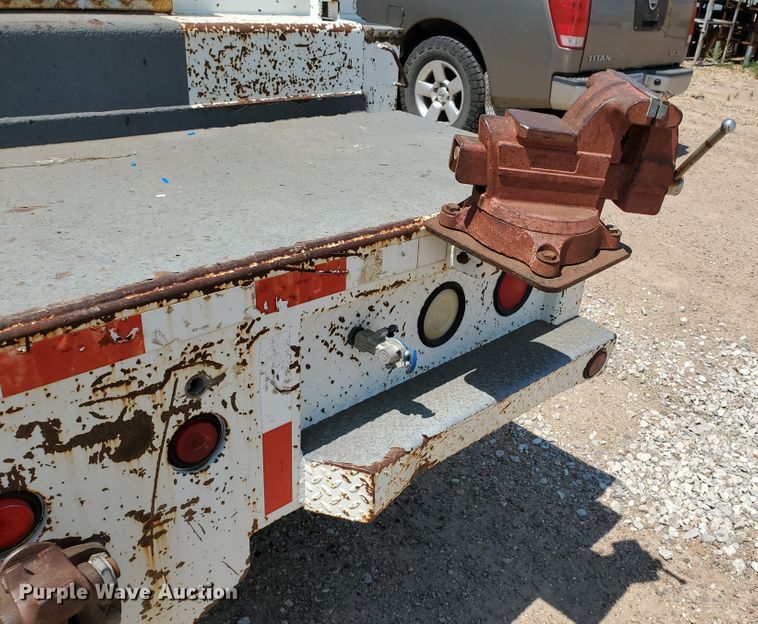 image for item DD0381 2001 Mack CS  service truck with crane