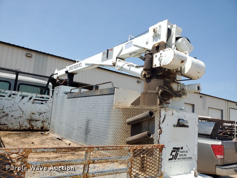image for item DD0381 2001 Mack CS  service truck with crane