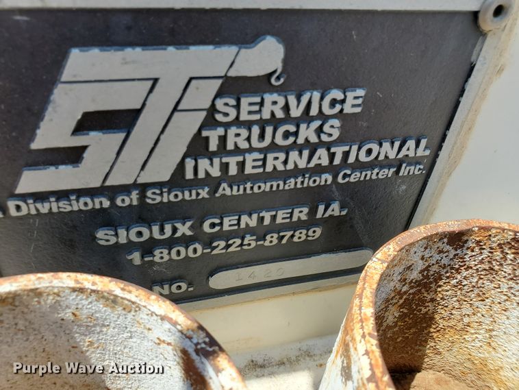 image for item DD0381 2001 Mack CS  service truck with crane