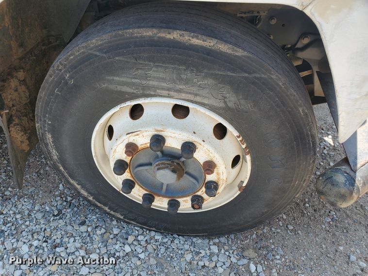 image for item DD0381 2001 Mack CS  service truck with crane