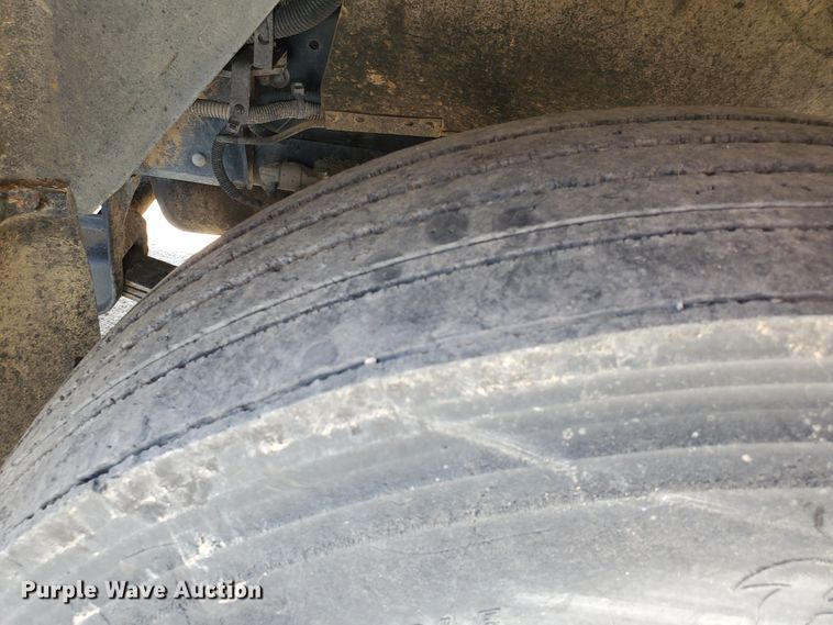 image for item DD0381 2001 Mack CS  service truck with crane