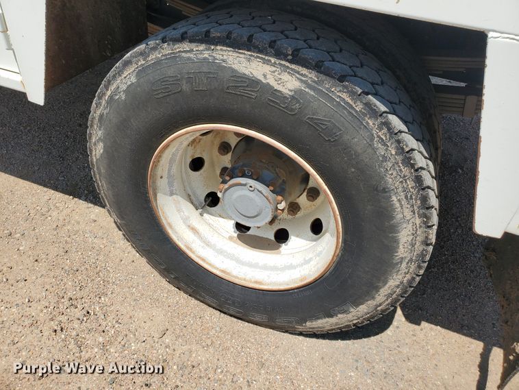 image for item DD0381 2001 Mack CS  service truck with crane