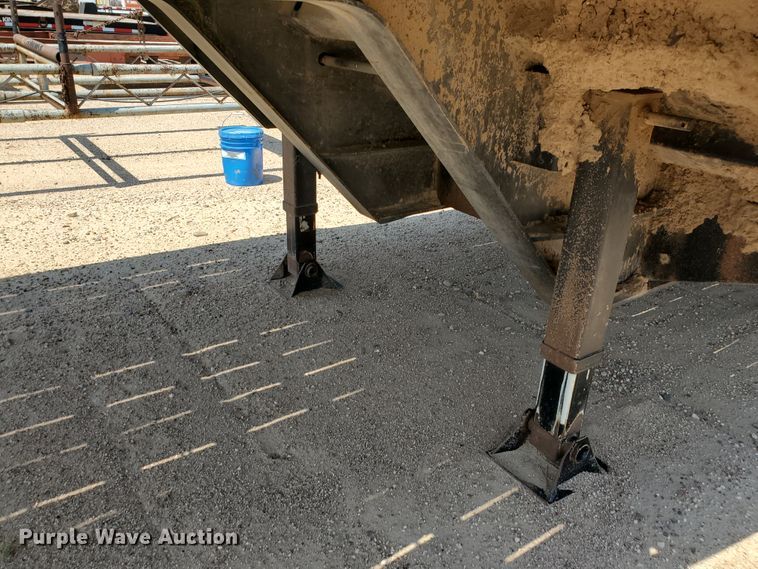 image for item DD0382 2006 Trail King TK50-412 equipment trailer