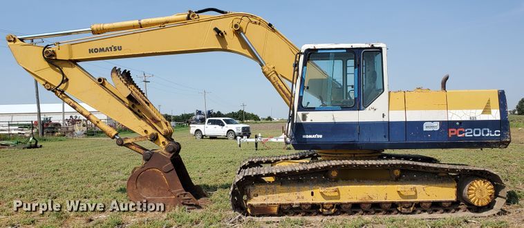 image for item DD0384 1992 Komatsu PC200LC-5  excavator