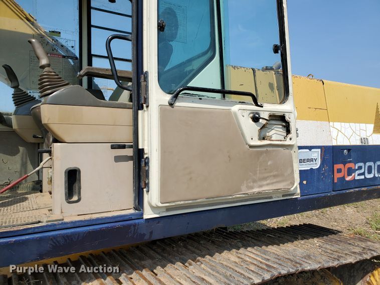 image for item DD0384 1992 Komatsu PC200LC-5  excavator